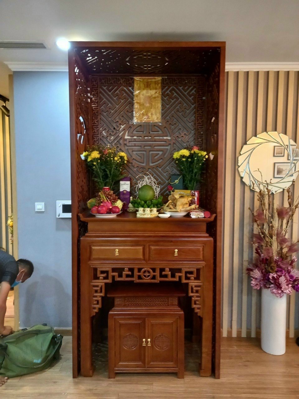 Bàn thờ đứng đẹp Đồng kỵ